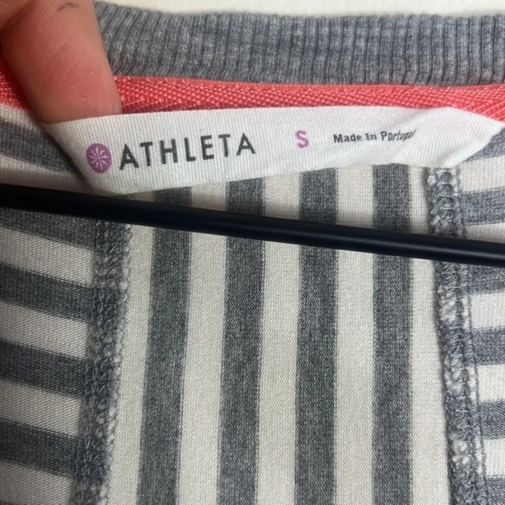 Athleta Topanga Dress Short Sleeve Grey and White Stiped Ruched Detail Dress - Picture 7 of 8